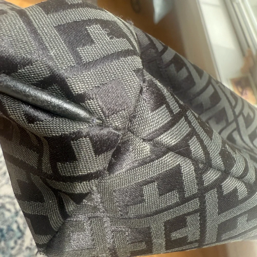 Tommy Hilfiger Black Patterned Hobo Bag Logo textured jacquard city chic neutral